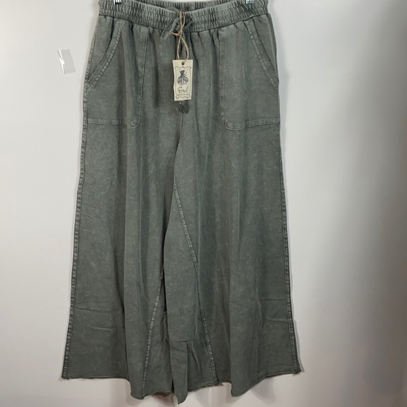 easel Pants - EASEL flowy pants
